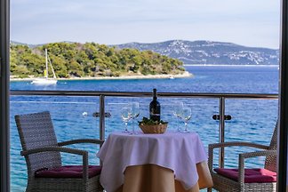 Villa Baroni mit Pool am Meer