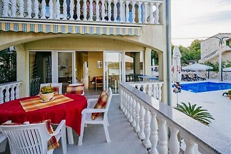 Ferienwohnung mit Pool am Meer Iz