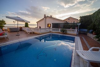 Villa Lijane mit Pool in Kostrena