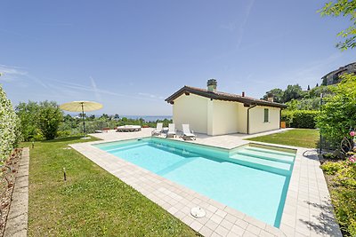 Villa Pratello mit Pool