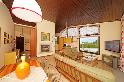Villa Laura mit eigenem Pool+ Wlan