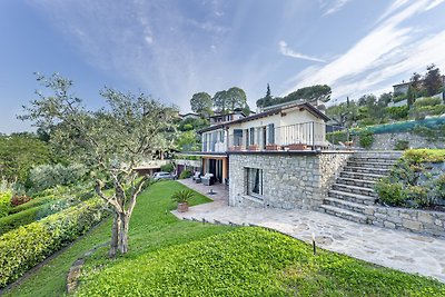 Villa Pratello mit Pool