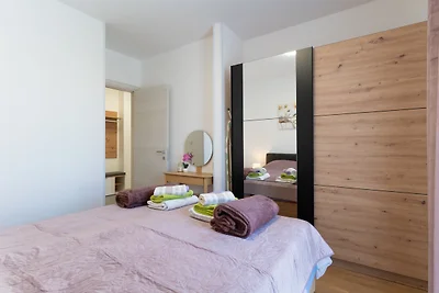 GOLD APARTMENT