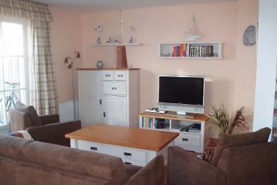 The translation of "Wohnzimmer" to Italian is:
soggiorno The translation of "Wohnzimmer" to Italian is:
soggiorno