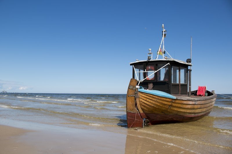 Barca da pesca sulla spiaggia di Ahlbeck