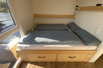 Hausboot Haveltänzer: Panorama Sauna & Beiboot für Erkundungstouren