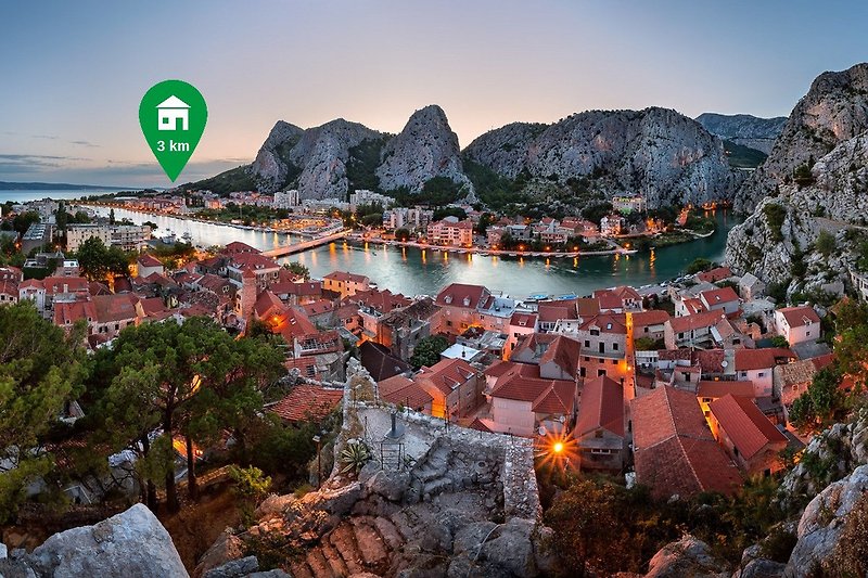 Historic medieval town of Omiš (3 km away) is situated in a magnificent canyon.