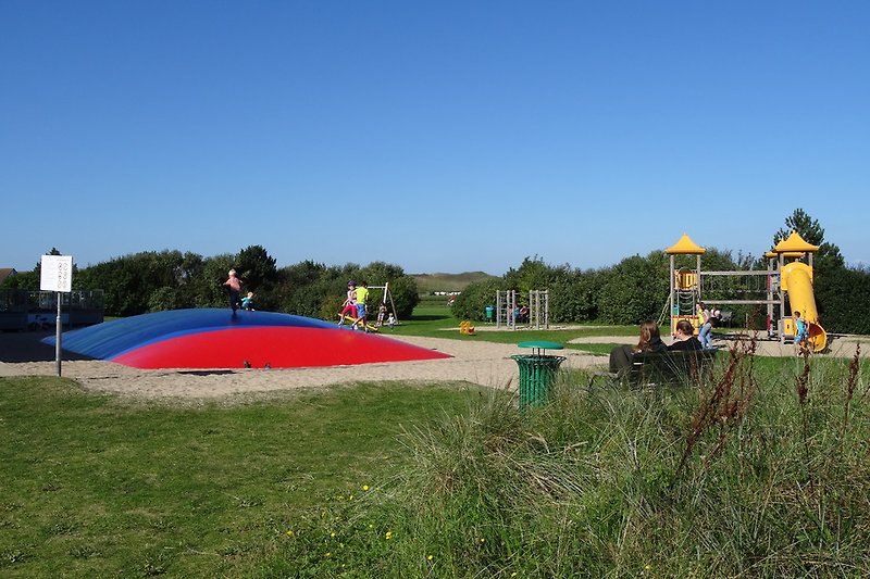 Schöne Spielmöglichkeiten im Ferienhauspark Ooghduyne