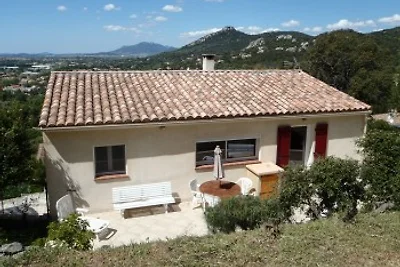 Ruhige Villa-Wohnung im Garten
