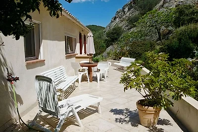 Ruhige Villa-Wohnung im Garten