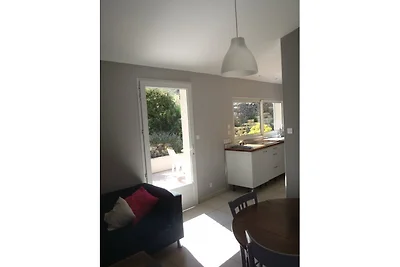 Ruhige Villa-Wohnung im Garten