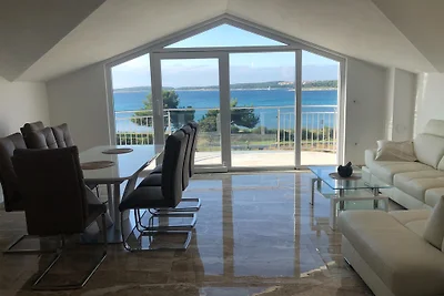 Luxus Strandvilla am Badestrand