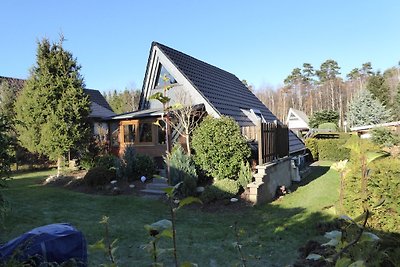 Cottage nella foresta dell'Eifel con giardino d'inverno,