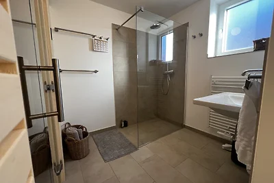 Berghaus10 - gemütliches Ferienhaus mit Kamin, Sauna, Grill, Tischkicker und gr. Grundstück