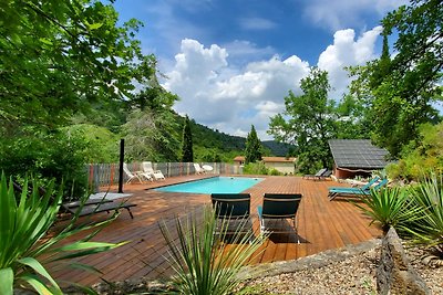 Idyllisches Ferienhäuschen mit Pool