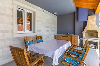 Haus mit großem privatem Pool