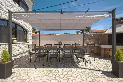 Ferienhaus mit Pool Valtura