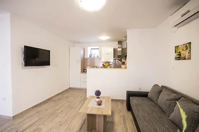 Ferienhaus mit Pool Valtura