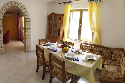 Ferienhaus mit Pool Loborika