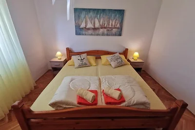 Ferienhaus mit Pool Loborika