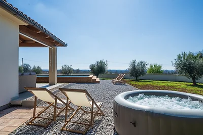 Villa Mauro with pool and whirpool