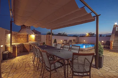 Ferienhaus mit Pool Valtura