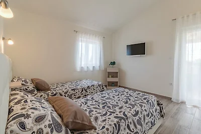 Villa Sandra with pool, whirpool, sauna