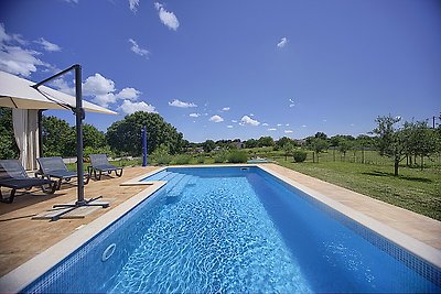 Villa MI with pool