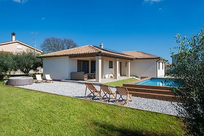 Villa Mauro with pool and whirpool