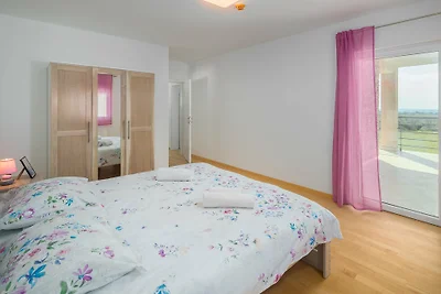 Villa  Vodnjan with  pool, whirpool, ...