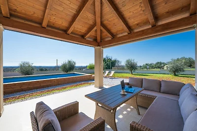 Villa Mauro with pool and whirpool