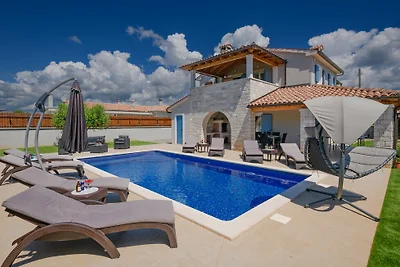 Villa Sandra with pool, whirpool, sauna