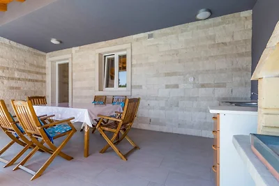 Haus mit großem privatem Pool