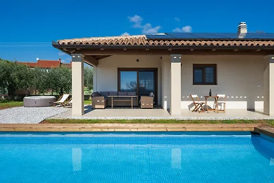 Villa Mauro with pool and whirpool