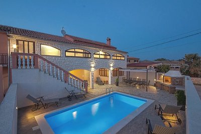 Ferienhaus mit Pool Valtura