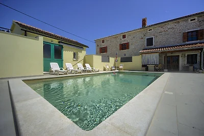 Villa Milio with pool