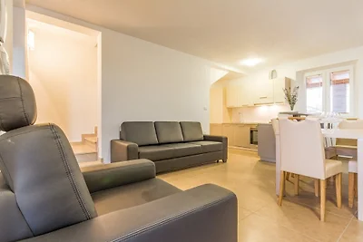 Haus mit großem privatem Pool