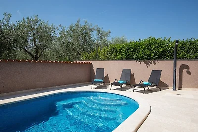 Villa DM mit Pool