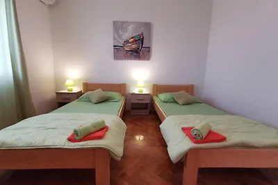 Ferienhaus mit Pool Loborika