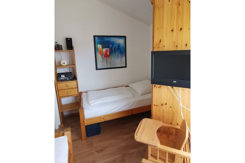 Schlafzimmer mit zwei Einzelbetten