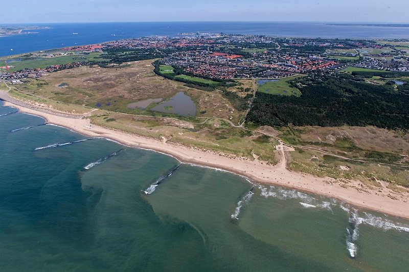 Luftaufnahme von Huisduinen Strand