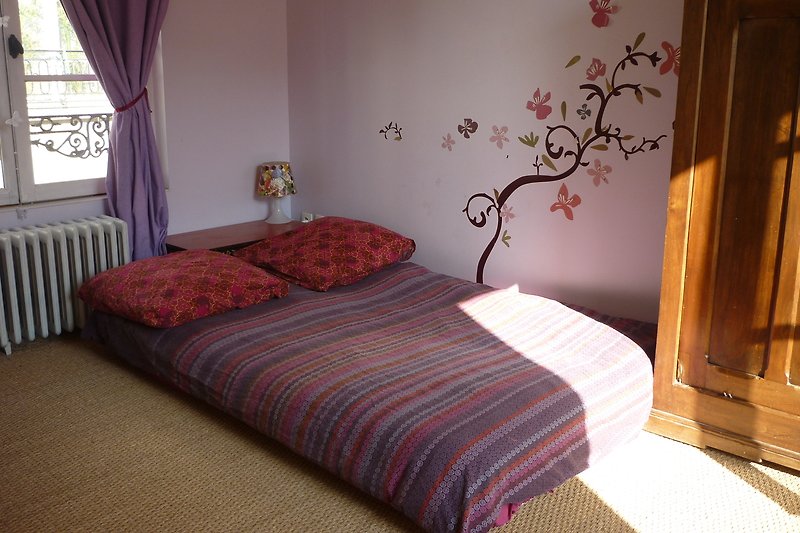 Charmante chambre avec un lit en 120cm de large