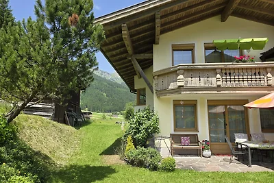 KOMFORT-FEWO TIROL,Waldrand, Berge