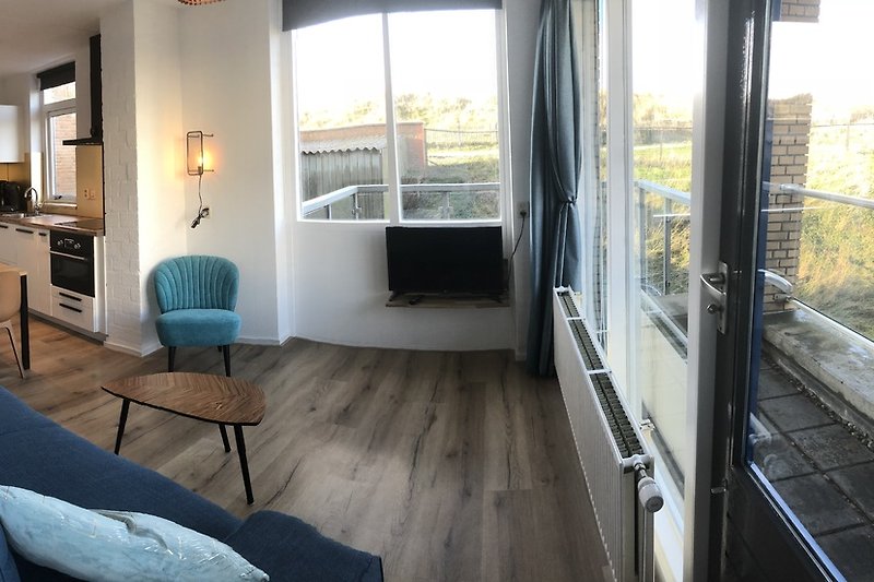 Wohnzimmer/ Balkon