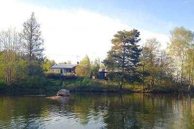Charmante petite maison au bord du lac