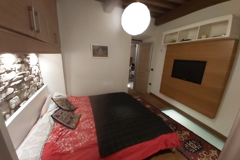 Schlafzimmer mit TV