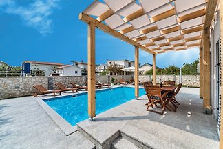 VILLA CASA NOVA-mit Pool