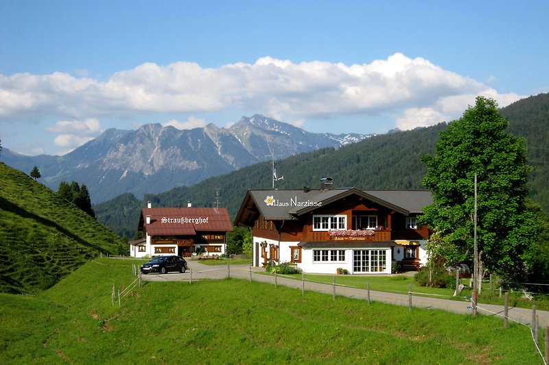 Haus Narzisse und Straußberghof