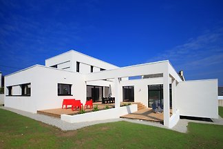 Villa Pool and Beach Bretagne