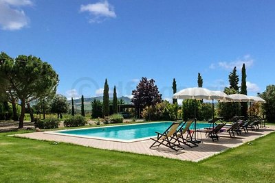 villa privata con piscina 8 + 2 pers